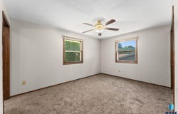 316 S Norbeck St, Vermillion, SD 57069