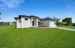 3913 NE 9th Avenue, Cape Coral, FL 33909