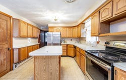 399 Elm St, East Longmeadow, MA 01028