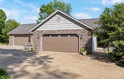 1740 W Buckhorn Drive, Millersburg, OH 44654