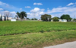 671 & 643 Avenue N SW, Moore Haven, FL 33471