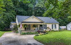 129 Whispering Pine Lane NE, White, GA 30184