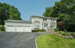 1 Stonehurst Lane, Dix Hills, NY 11746