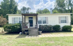 1015 Lomax Lane, Crystal Springs, MS 39059