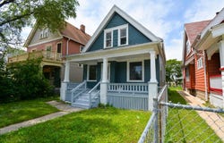 3221 N 29th St, Milwaukee, WI 53216