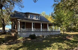 135 S 8th Street, Mammoth Spring, AR 72554