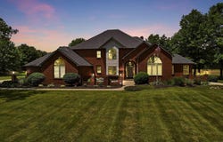 7922 Hazelton-Etna Road SW, Pataskala, OH 43062
