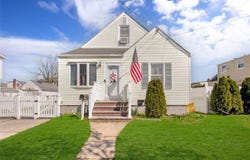 35 Franklin Street, Elmont, NY 11003