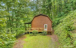 51 Spruce Street, Maggie Valley, NC 28751