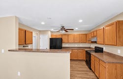 218 Shaleridge Dr, Pataskala, OH 43062