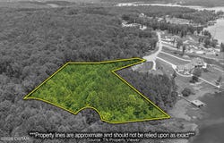 Shoreview Lane, Huntingdon, TN 38344
