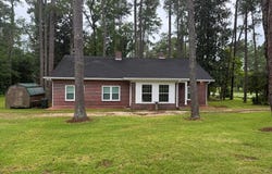 220 8th Ave NW, Cairo, GA 39828