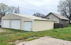 905 Parallel Street, Atchison, KS 66002