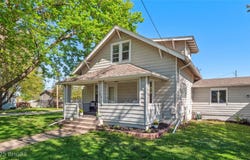718 W 3rd Avenue, Indianola, IA 50125