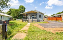 1304  Grove St, Loudon, TN 37774