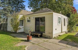 38491 Albert Boulevard, Clinton Township, MI 48036
