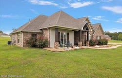 140 Winchester Drive, Flora, MS 39071