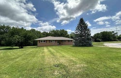 2401 SPRINGFIELD Road, East Peoria, IL 61611-9999