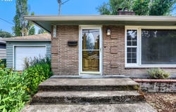 640 N MORTON St, Newberg, OR 97132