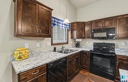 6105 W Maxwell Pl, Sioux Falls, SD 57107-3201