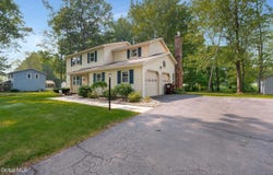 23 Jean Place, Guilderland, NY 12303