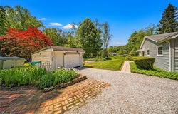 3988 Lake Road, Conneaut, OH 44030