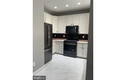 55 GLACIER Drive, BERLIN, NJ 08009