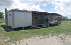 137 County Road 302, George West, TX 78022