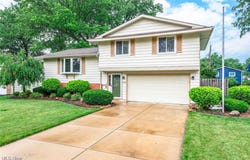 25094 Doe Drive, North Olmsted, OH 44070