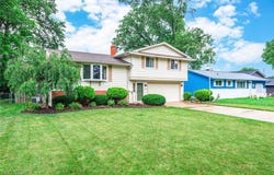 25094 Doe Drive, North Olmsted, OH 44070