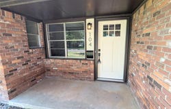 104 SW 10th Street, Moore, OK 73160