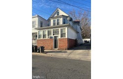 62 W PITMAN STREET, PENNS GROVE, NJ 08069