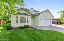 8393 N CLOVERLEAF DR, Hayden, ID 83835