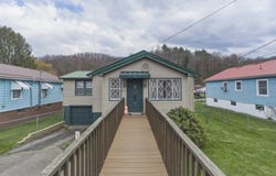 213 Nelson St., SOPHIA, WV 25921
