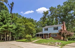 566 Saint Clair Dr, Penn Hills, PA 15147