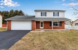 3534 TURNBERRY DRIVE, CHAMBERSBURG, PA 17202