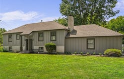 7101 EDGEWOOD Boulevard, Shawnee, KS 66203