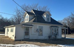 228 W 15th Street, Ottawa, KS 66067
