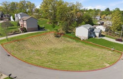 Heathcliffe Dr, Monaca, PA 15061