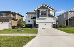 705 SE Booth Avenue, Waukee, IA 50263