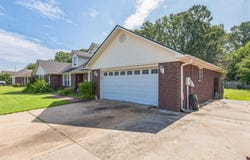 300 Cherokee Lane, Clarksville, AR 72830