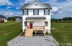 696 Beehive Road, Hendersonville, NC 28792