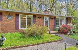 1664 Red Lane Ext., Salem, VA 24153
