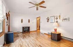709 W Harrison, Fairfield, IA 52556