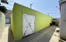 1104 W 87th Street, Los Angeles, CA 90044