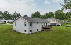 56570 Warren Drive, Dowagiac, MI 49047
