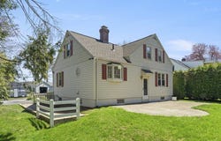 33 Hapgood Rd, Worcester, MA 01605