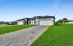 2405/2407 Xelda Avenue N, Lehigh Acres, FL 33971