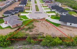 2881 Garden View Dr, Eagle Pass, TX 78852