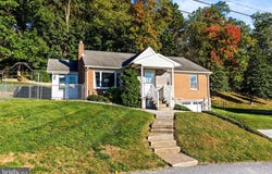 2177 FINEVIEW ROAD, YORK, PA 17406